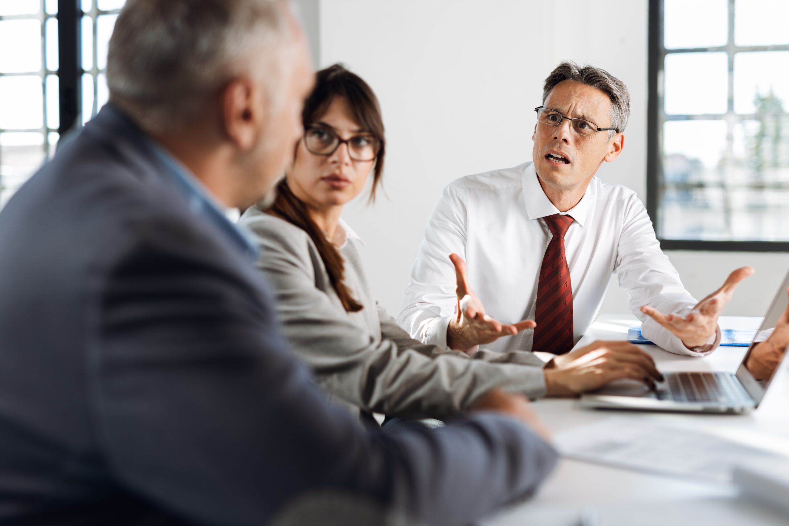 Hoe ga je om met een lastig bestuurslid?