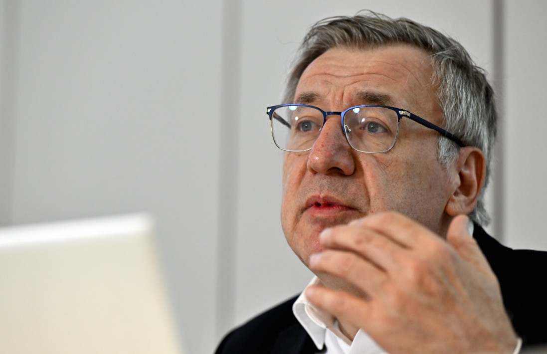Steven Vanackere bestuurder bij verzekeraar AXA Belgium